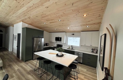 Algonquin Highlands Cottage | The Beech Lakehouse