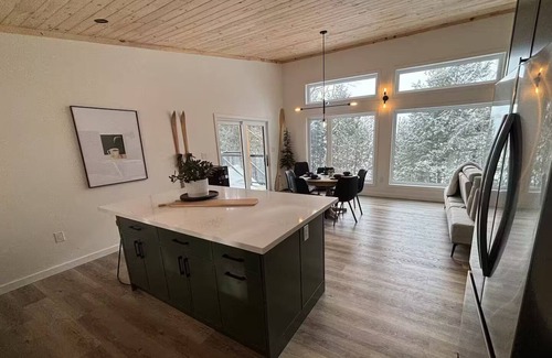 Algonquin Highlands Cottage | The Beech Lakehouse