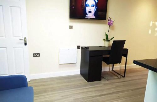 Headington Apartment | The Beech Flat - Self contained one bedroom flat with parking