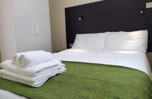 Headington Apartment | The Beech Flat - Self contained one bedroom flat with parking