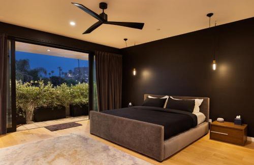 Venice House | The Bella Villa Venice Beach - luxury interior design - spa and terrace