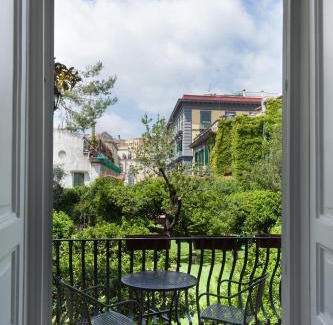 Historical Center Bed & Breakfast | The Bellini House by House In Naples