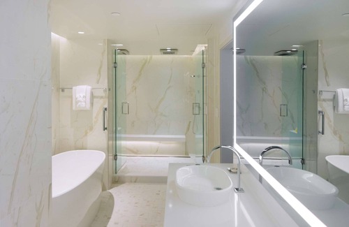 Downtown Portland Hotel | The Benson Portland, Curio Collection by Hilton
