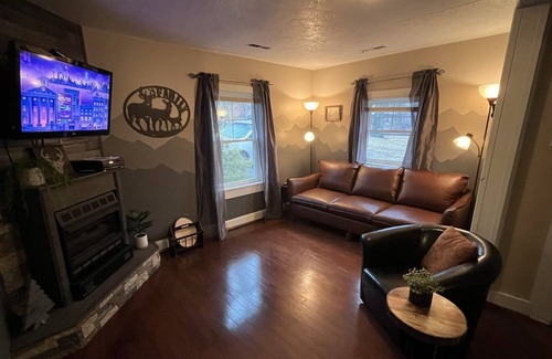 Lynchburg Cottage | The Bent Branch Lodge - A Gnomes Retreat – Historic Virginia Log Cabin, Coy Pond & Babbling B...