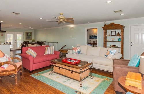 City-by-the Sea House | The Best Catch! | Canal, Private Dock, Pool Table