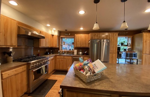 Sterling House | The Best Kenai Peninsula Base Camp.