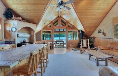 Port Angeles House | The best lakefront home with full amenities available - #1 Rated