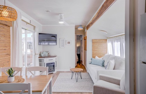 Sandbridge House | The BEST of BAY and Beach! Bungalow Bay, Sandbridge Beach, Virginia