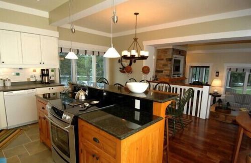 Baysville Villa | The Best of Muskoka on Beautiful Lake of Bays!