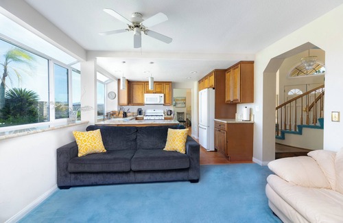 Castaic House | The Best View in The City! Six Flags! Castaic Lake!