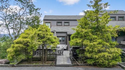 Tannersville House | The Best Views From Camelback