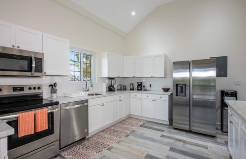 North Palmetto Point House | The Better Life & Cottage 5 Bedroom Home