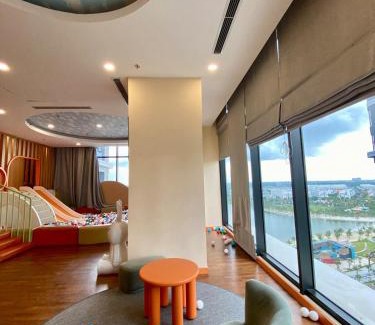 District 9 Apartment | The Beverly 1BR King Vip Luxury Superior