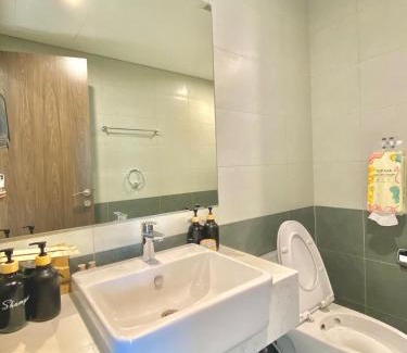 District 9 Apartment | The Beverly Supper king view Vinwonder VIP Luxury