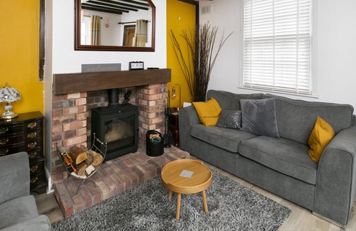 Bewdley Cottage | The Bewdley Bolthole Cottage with log burner Sleeps upto 6 free wifi Netflix