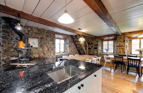 Saint Ferreol les Neiges Cottage | The Bilodeau-Éthier House 1853 - Country house at the foot of Mont-Sainte-Anne