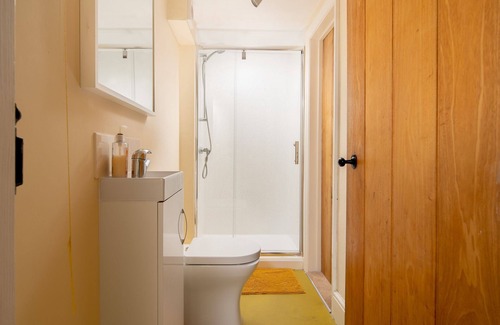 Rosevine Cottage | The Big Barn - Sleeping 14 with a private hot tub