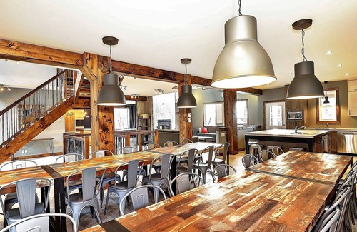 Stoneham House | THE BIG JACK - 33 Chemin Blanc, Stoneham, 289671