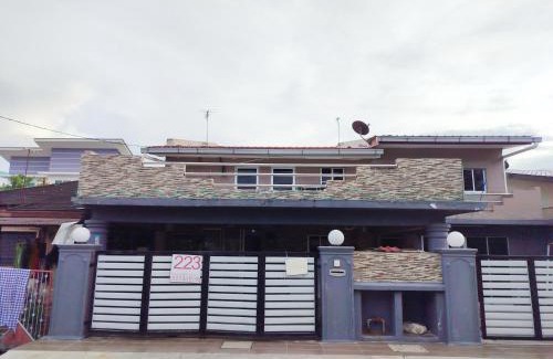 Alor Merah House | The Big Family Homestay