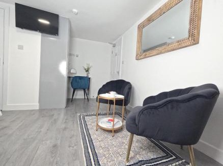 Sheffield House | The Big Gun Guest House