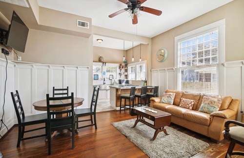San Jacinto House | The Big Kahuna Manor