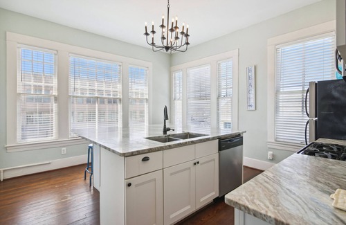 San Jacinto House | The Big Kahuna Top