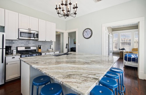 San Jacinto House | The Big Kahuna Top