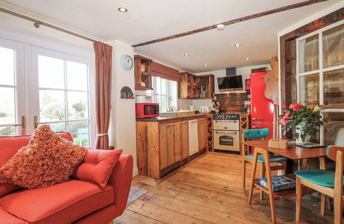 Dunbridge Cottage | The Bike Shed