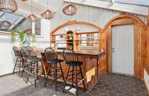 West Dover Villa | The birch House Heated Pool, Sauna, Hot Tub & More