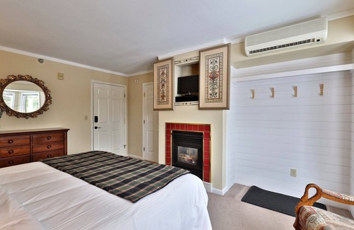 Killington Cabin | The Birch Ridge #9 - English Gentleman's Room, a cozy boutique hotel in Killington, Vermont.