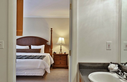 Killington Cabin | The Birch Ridge #9 - English Gentleman's Room, a cozy boutique hotel in Killington, Vermont.