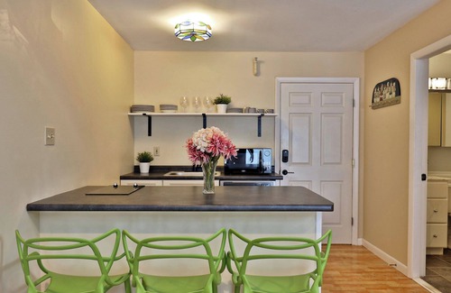 Killington Ski Chalet | The Birch Ridge: Takeover an entire inn for your group! Great common areas, 11 rooms, hot tubs!