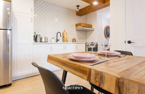 Prince Edward Apartment | The Birch Suite at Portage House in Picton