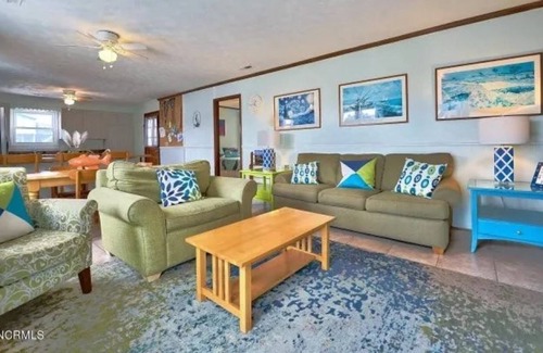 Sunset Beach Cottage | "The Bird House" A Cozy Historic Beach Cottage walking distance to beach!