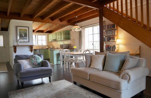 Katoomba Cottage | The Bird House - a family-friendly cottage in Katoomba