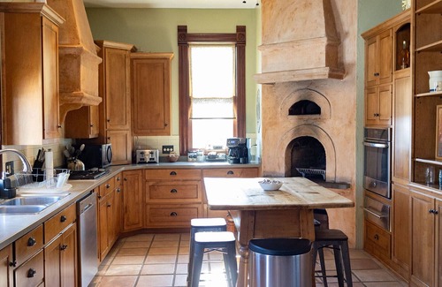 Downtown Indianapolis Villa | The Birdhouse on Meridian - Entire Property