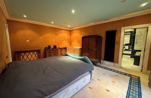 Garden Suburb House | The Bishop