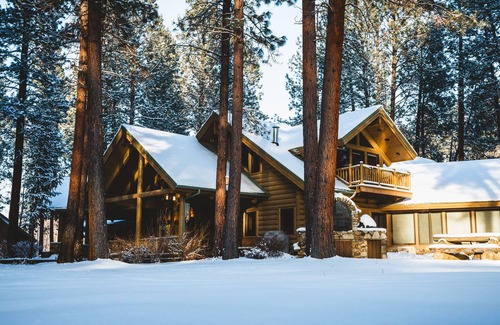 Grantsdale Cabin | The Bitterroot Mile Club Cabin Room on The Bitterroot River