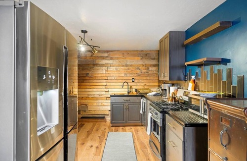 Albuquerque Apartment | The Bizarre and the Beautiful