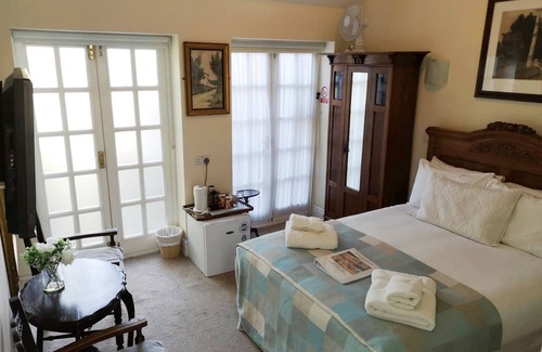 Canterbury Bed & Breakfast | The Black Horse