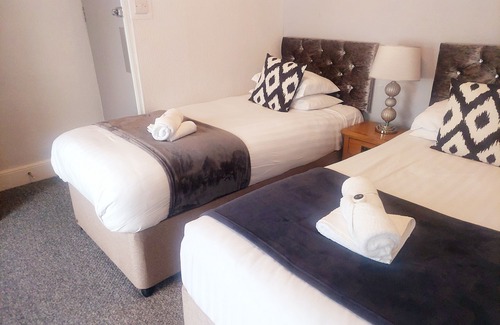 Lampeter Hotel | The Black Lion Royal Hotel
