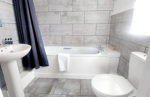 Lampeter Hotel | The Black Lion Royal Hotel