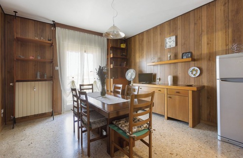 Barriera Vecchia-San Giacomo Apartment | THE BLACK SWAN