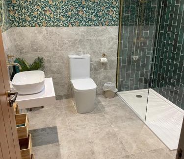 Wooler House | The Blacksmiths Shop hot tub cottage
