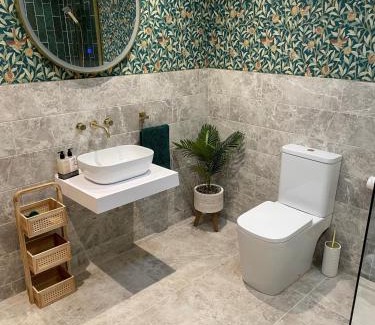 Wooler House | The Blacksmiths Shop hot tub cottage
