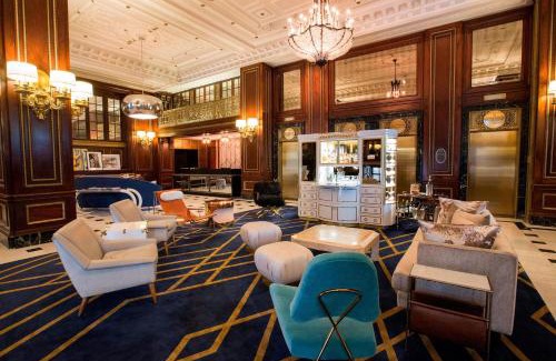 The Loop Hotel | The Blackstone, Autograph Collection