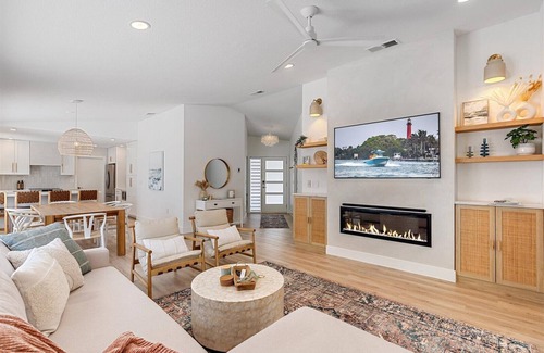 Arlington Park House | The Blessing House - Htd Pool & Spa, Close to Beaches