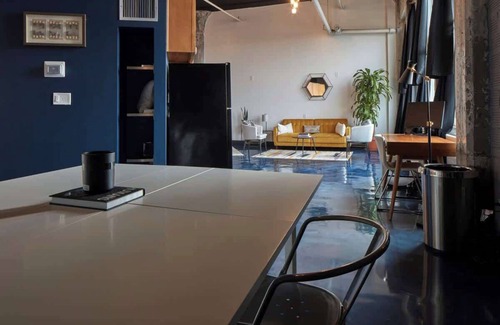 West Main Historic District Apartment | The Bleu (Amazing View)