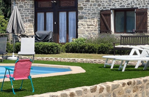 Saint-Dizier-Leyrenne House | The Bleuet Gite