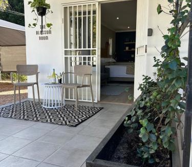 Kareeberg Apartment | The Blossom Room